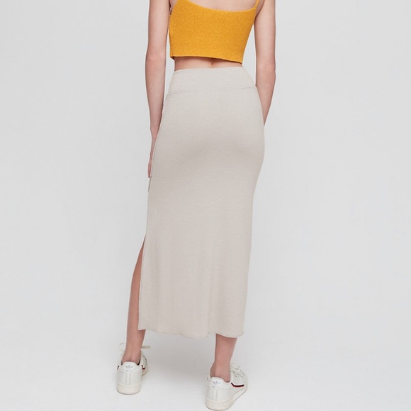 Aritzia Wilfred Free Midi Skirt in dark grey - Picture 3 of 7